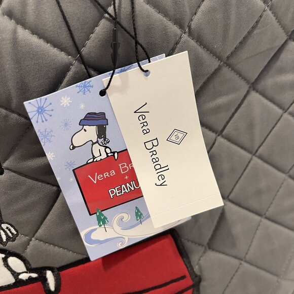 NWT Vera Bradley Ski Slope Snoopy Quilted Tote Bag Inner Pockets Festive Pom-Pom - Picture 4 of 8